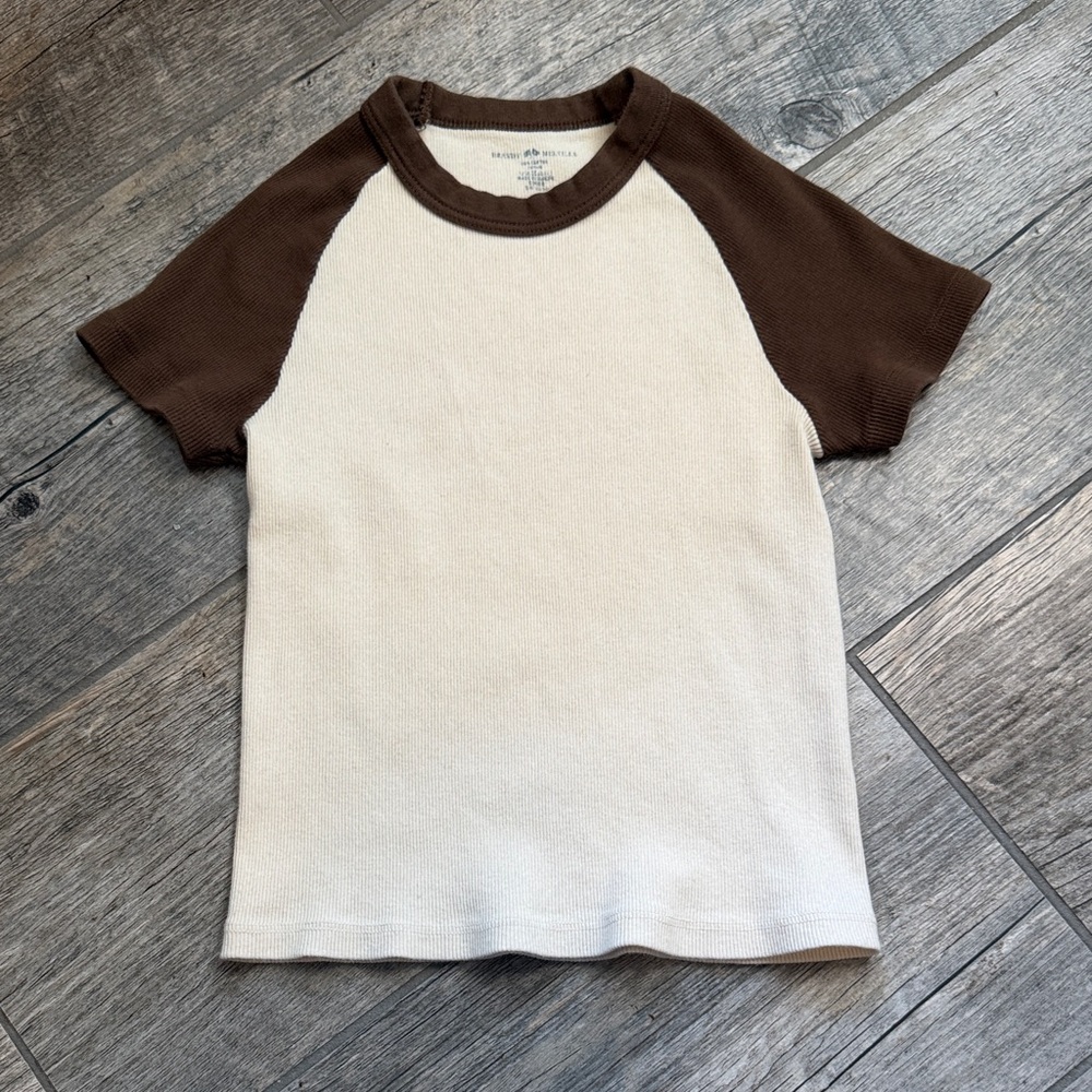 Brandy Melville Cream and Brown Raglan Tee Fitted One Size